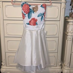 “Janice” White/ Ivory Floral Dress Size S
